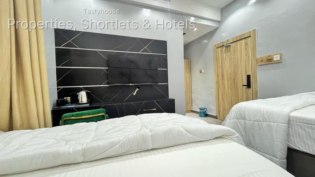Mohit Hotel & Suites