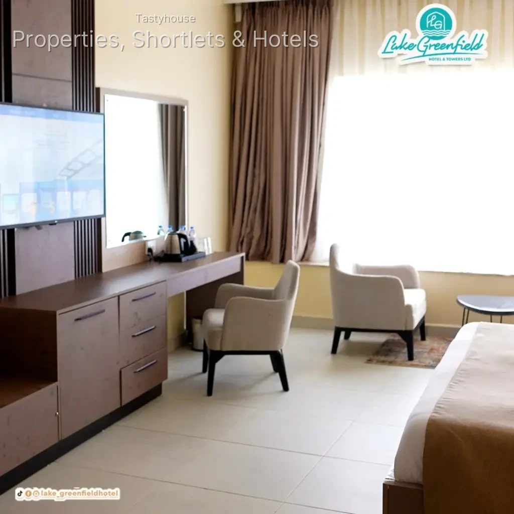 Lakegreenfield. Hotel