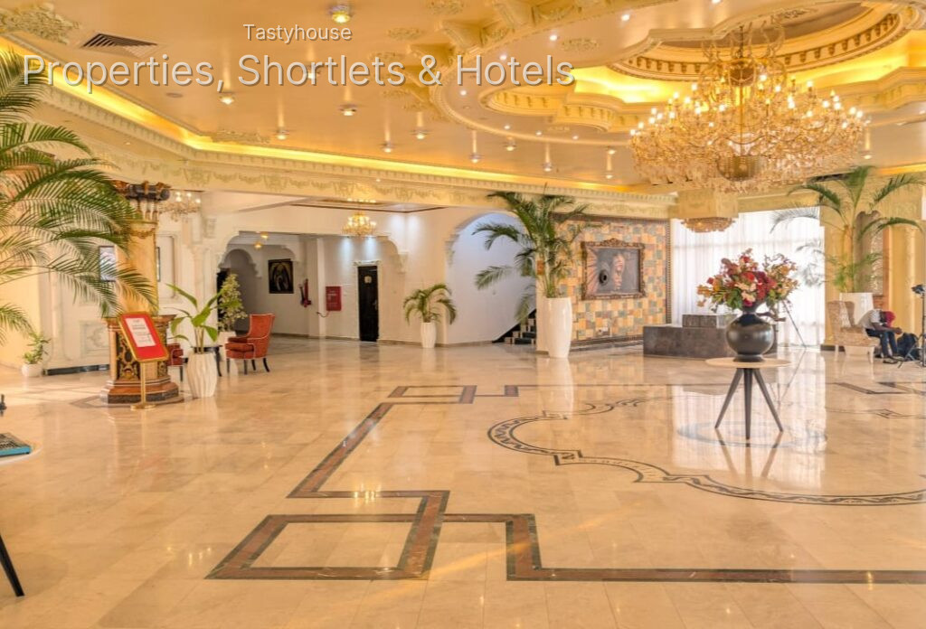 Sandralia Hotel