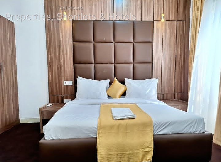 Luxxe Suites By Almond