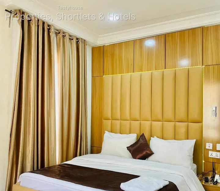Luxxe Suites By Almond