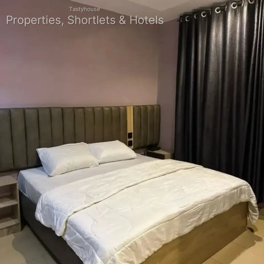 Qaras Hotels