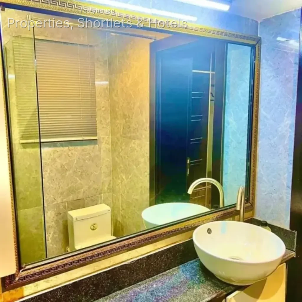 Qaras Hotels