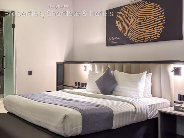 De signature tower & Suites
