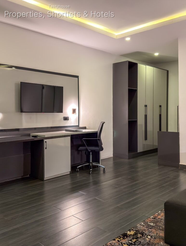 De signature tower & Suites