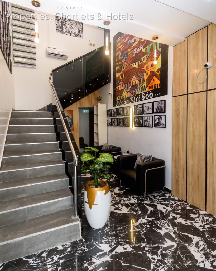 #1 Hotel & Lounge