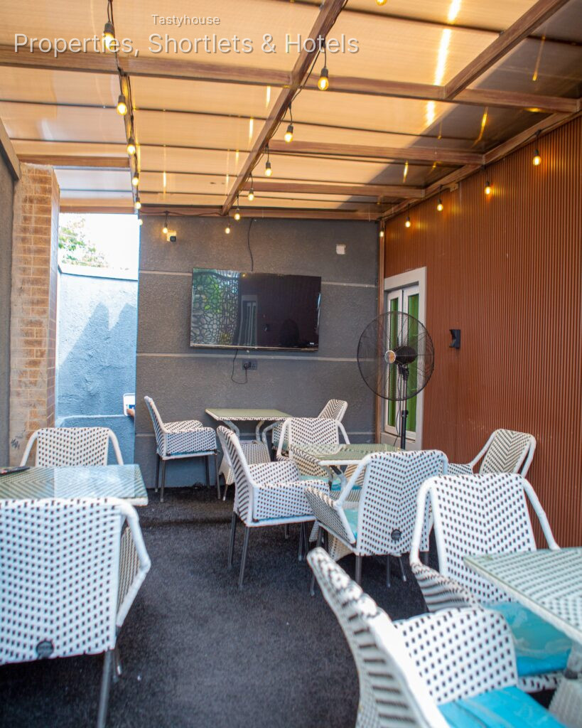 #1 Hotel & Lounge