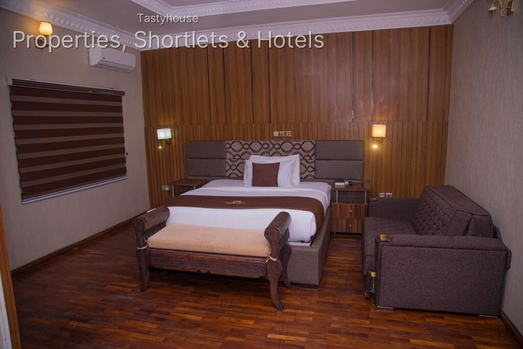 Mahogany Hotel & Suite