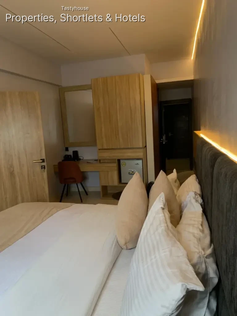 Davies Hotel