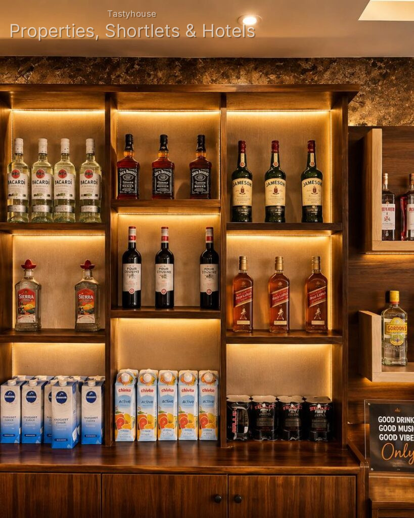 Chase Hotel & Lounge
