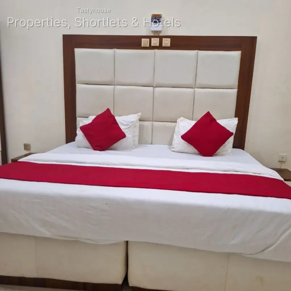 Rendezvous Hotel & Lounge