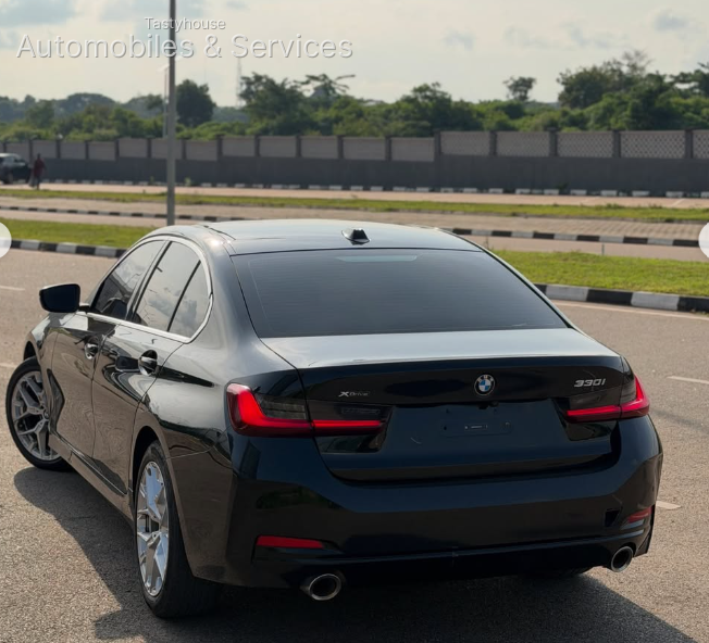 2025 BMW 330i