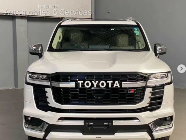 2023 Toyota Land Cruiser LC300