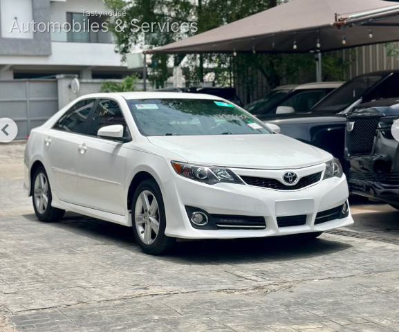 2013 Toyota Camry SE