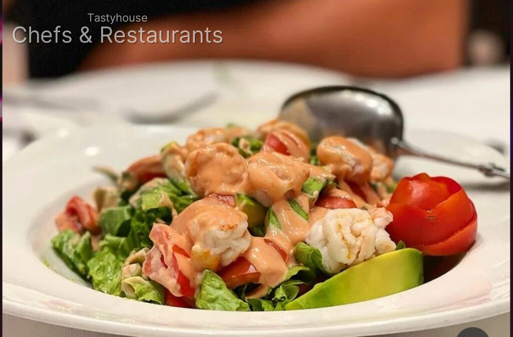 Avocado prawn salad