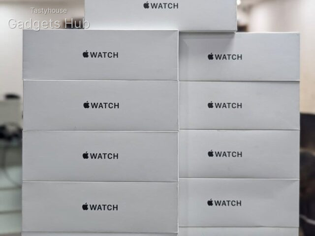 Brand new Apple watch (SE 2nd Gen)