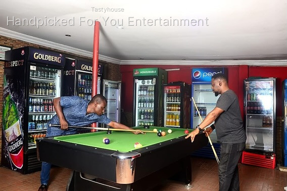 Tonetz Bar & Lounge