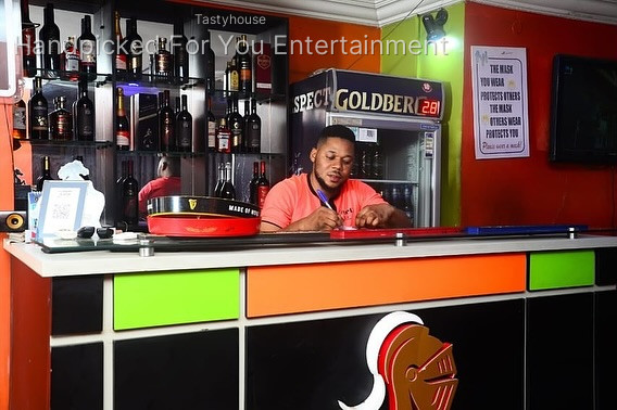 Tonetz Bar & Lounge
