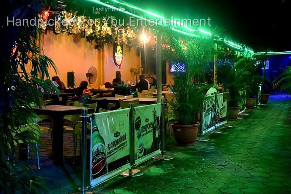 Tonetz Bar & Lounge