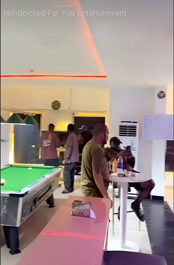 Ojay’s Billiard Bar & Lounge