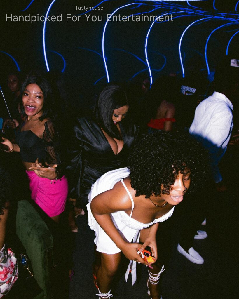 Pluto Lounge