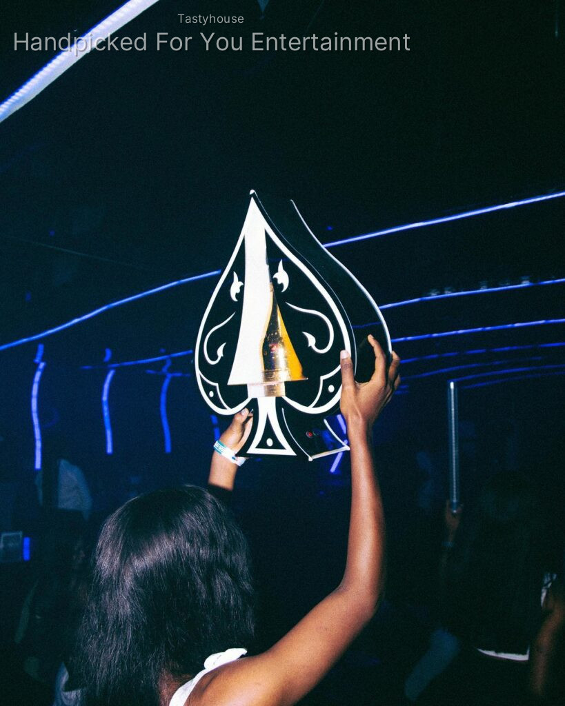 Pluto Lounge