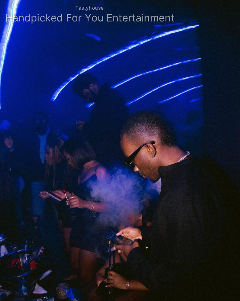 Pluto Lounge