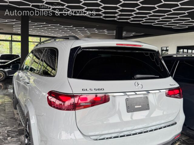 2026 Mercedes Benz GLS580