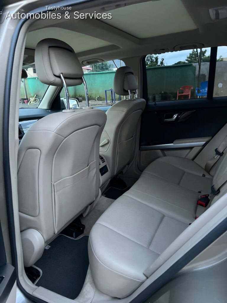 Mercedes Benz GLK350 2010Model