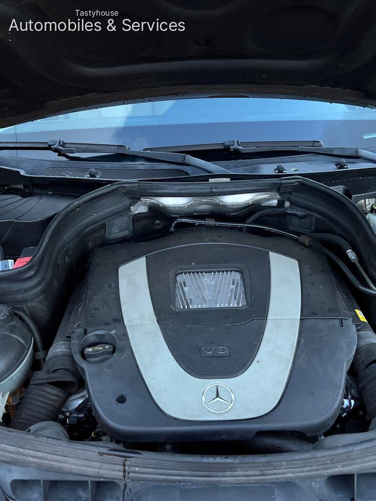 Mercedes Benz GLK350 2010Model