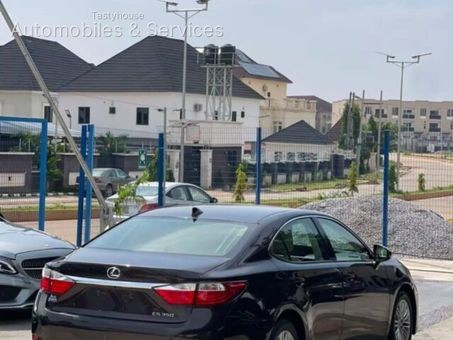 2015 LEXUS ES350
