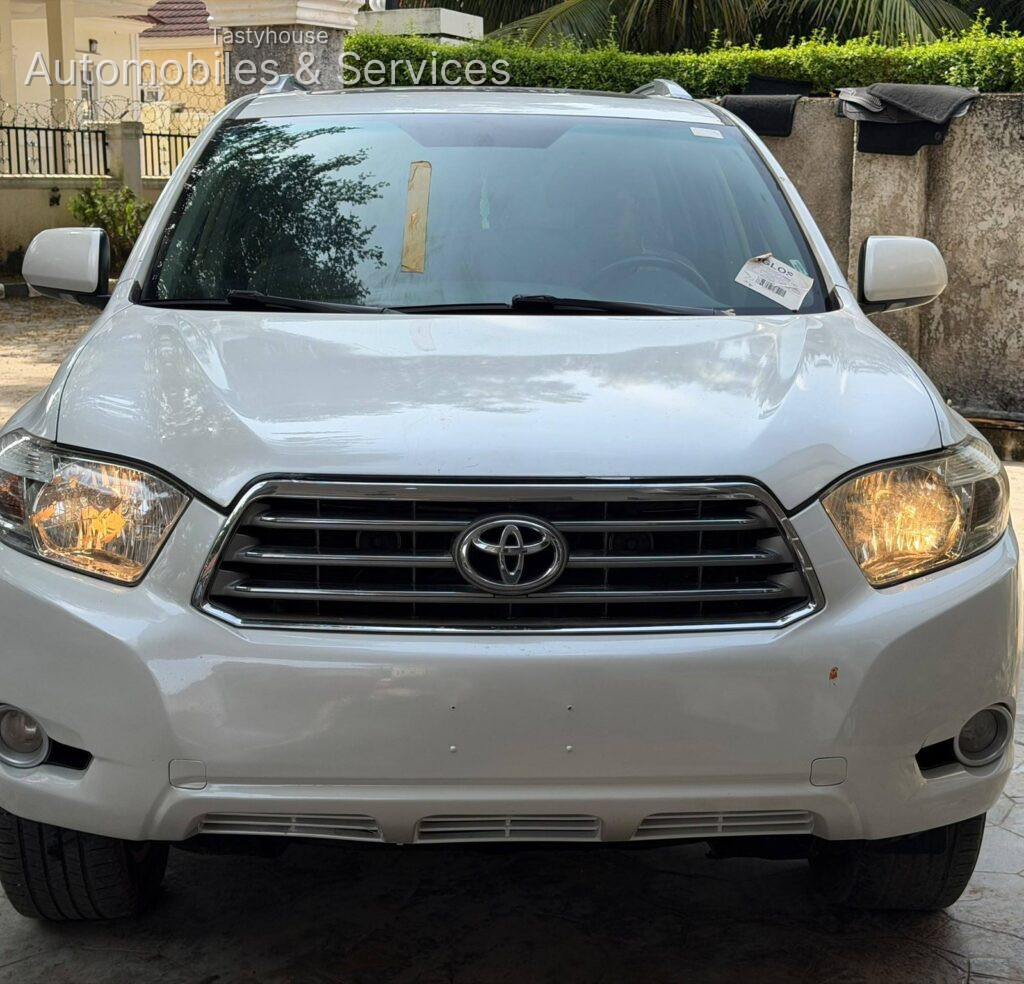2010 ToyotaHighlander Limited