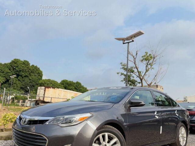 2013 TOYOTA AVALON XLEBlack