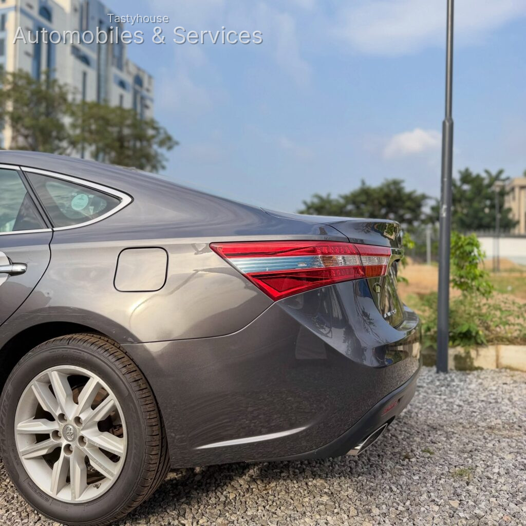 2013 TOYOTA AVALON XLEBlack