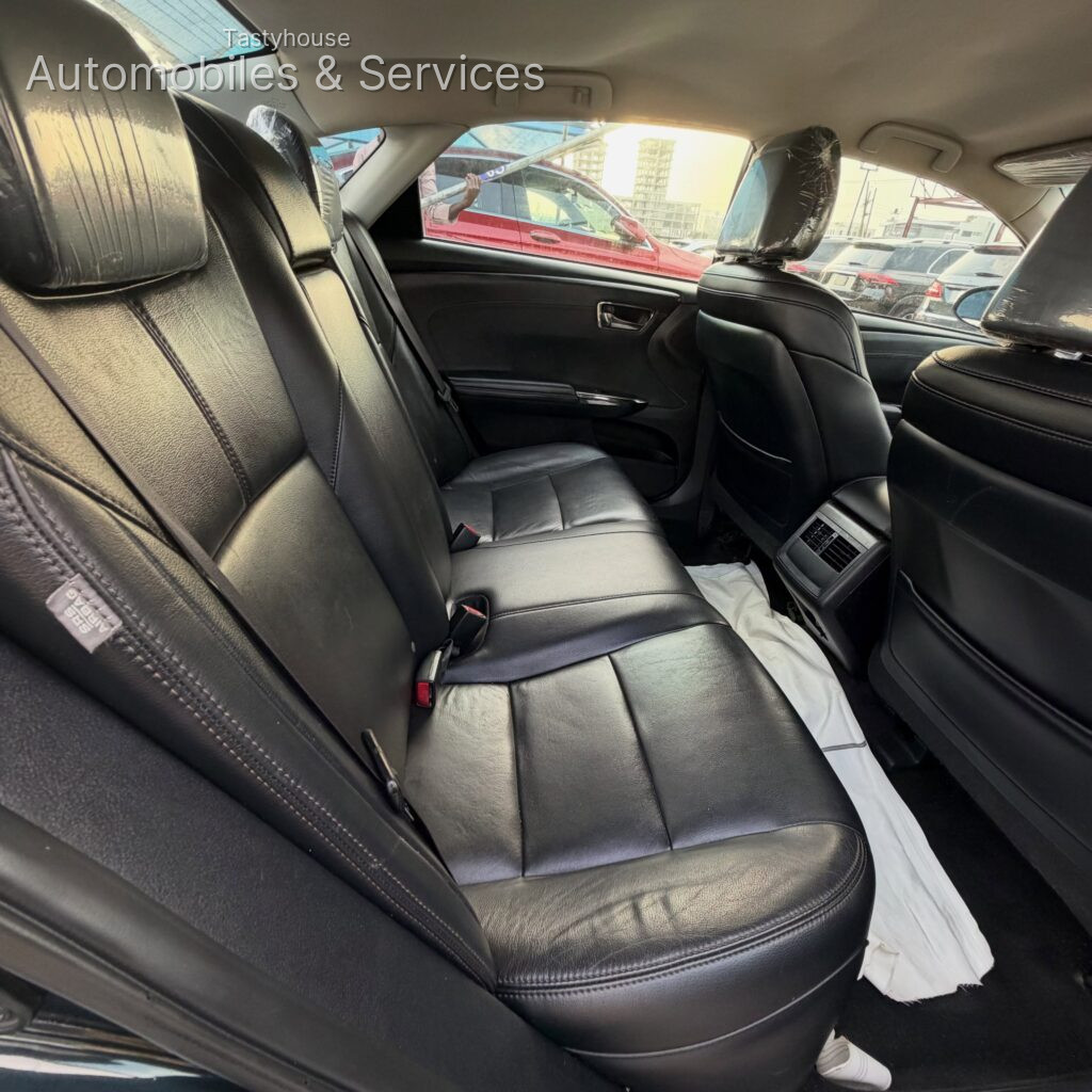 2013 TOYOTA AVALON XLEBlack