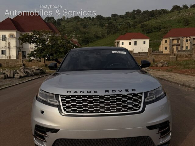 2019 RANGE ROVERVELAR P380 HSE