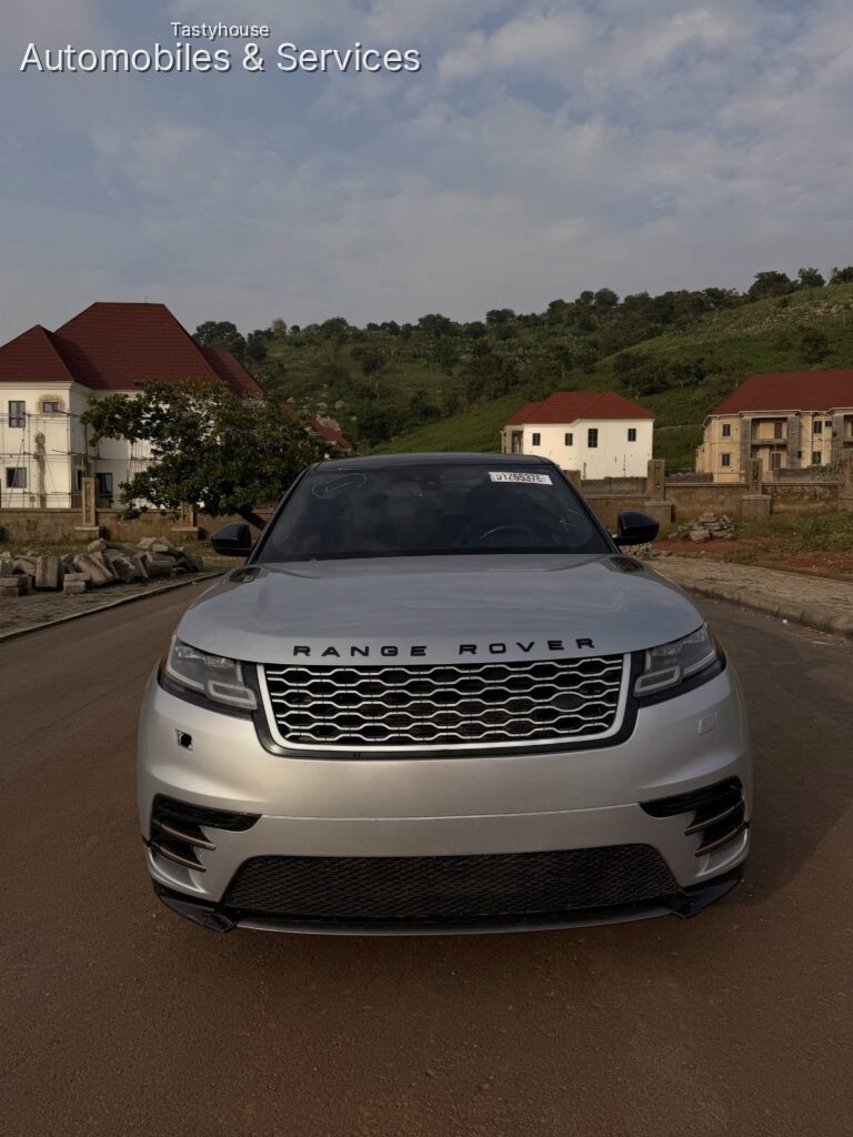2019 RANGE ROVERVELAR P380 HSE
