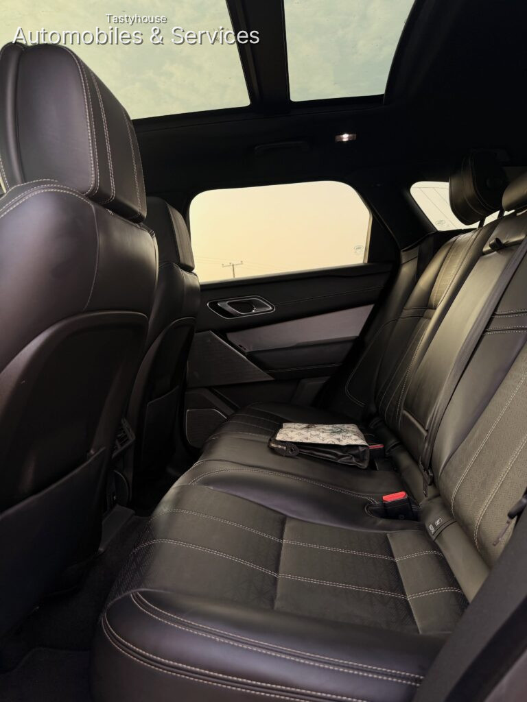 2019 RANGE ROVERVELAR P380 HSE