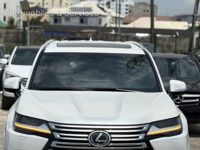 2022 LEXUS LX600