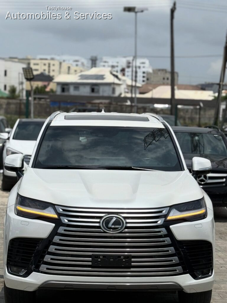2022 LEXUS LX600