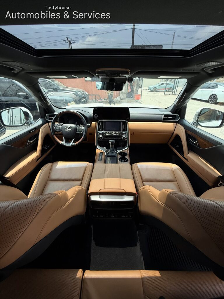 2022 LEXUS LX600