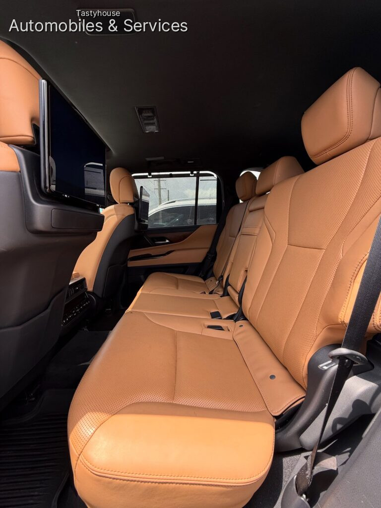 2022 LEXUS LX600