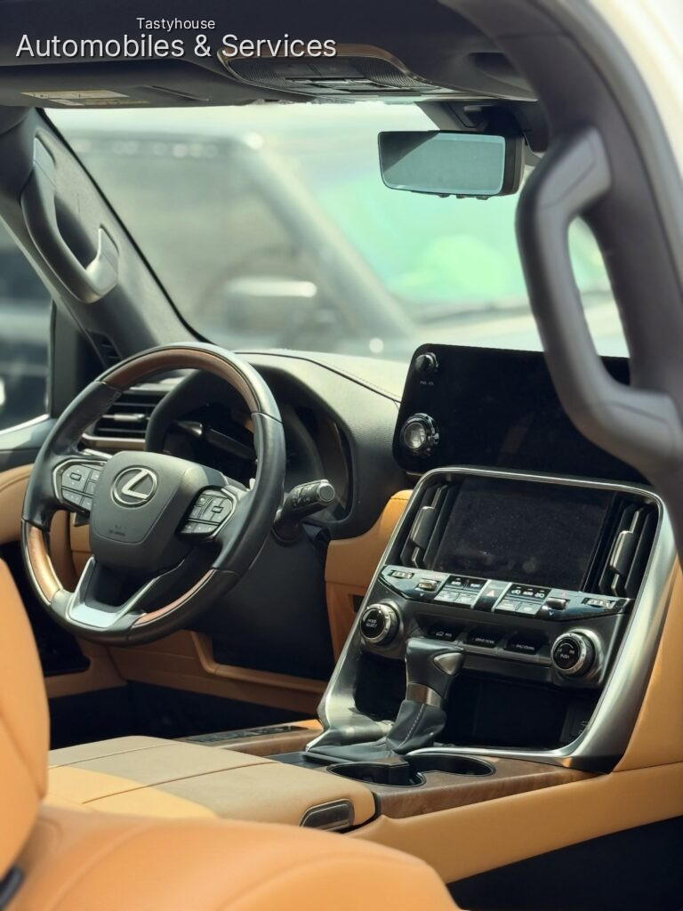 2022 LEXUS LX600