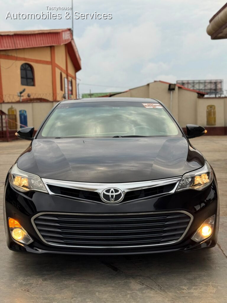 2018 TOYOTA AVALON XLE