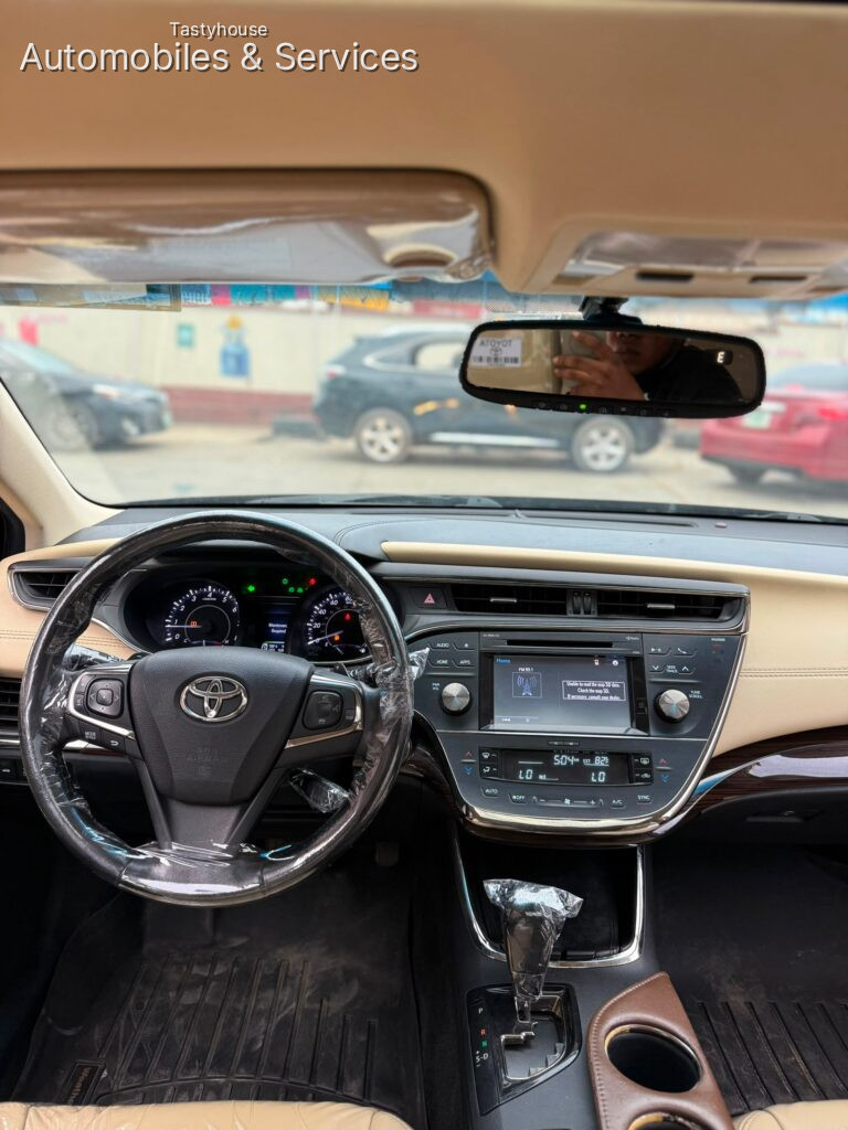2018 TOYOTA AVALON XLE