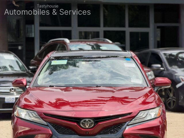 2018Toyota Camry XSE
