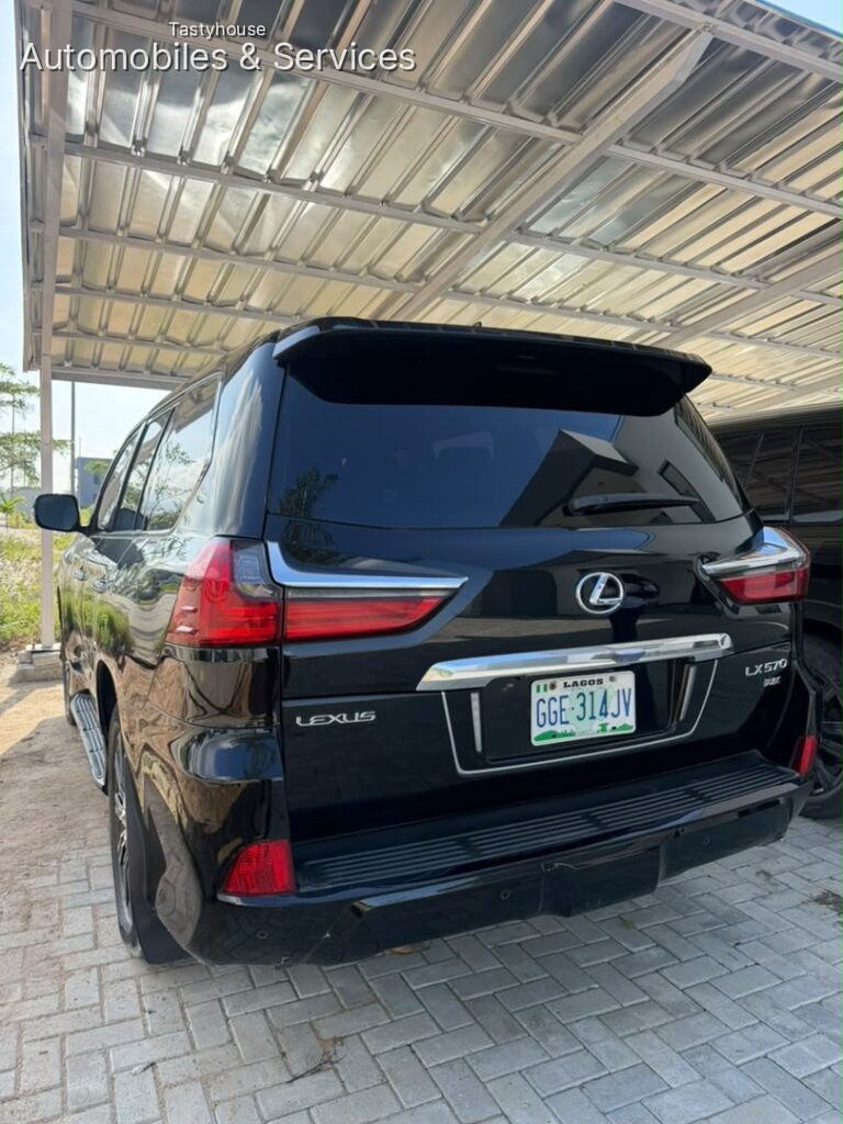 2019 LEXUS LX570
