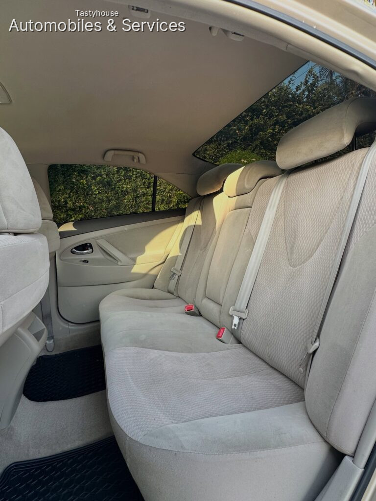 2010 TOYOTA CAMRY LE