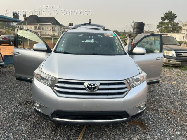Toyota Highlander 2013 sports