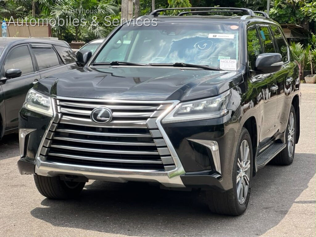 2017 LEXUS LX 570- BLACK ONOXBLOOD
